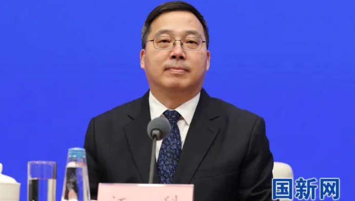 民法典明確多數(shù)業(yè)主同意即可，住建部：推動老舊小區(qū)加裝電梯，探索“物業(yè)+養(yǎng)老”新模式(圖1)