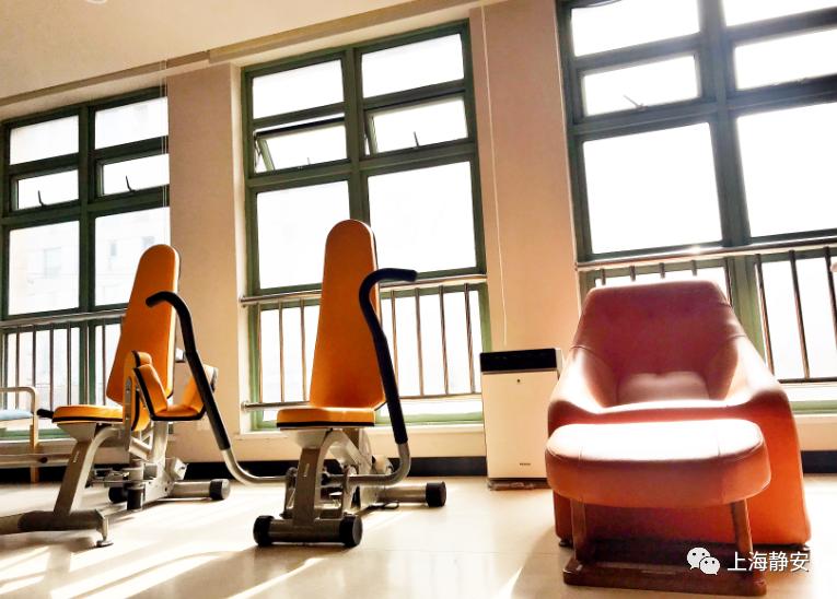 醫(yī)療、康復(fù)、生活照料……這些需求在家門口就能解決！靜安這里正打造“沒有圍墻的養(yǎng)老院”(圖7)