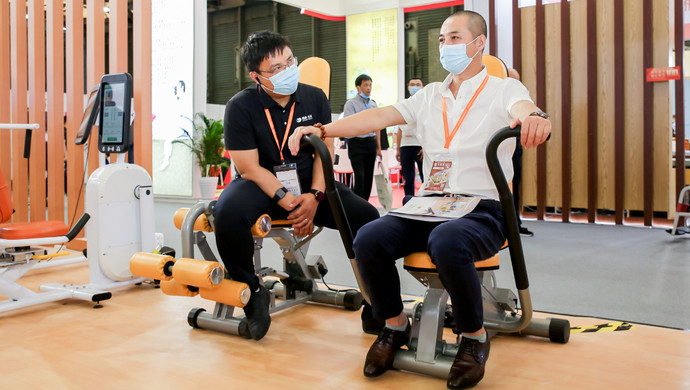 智慧養(yǎng)老成未來趨勢，“黑科技”頻現(xiàn)上海老博會(圖1)